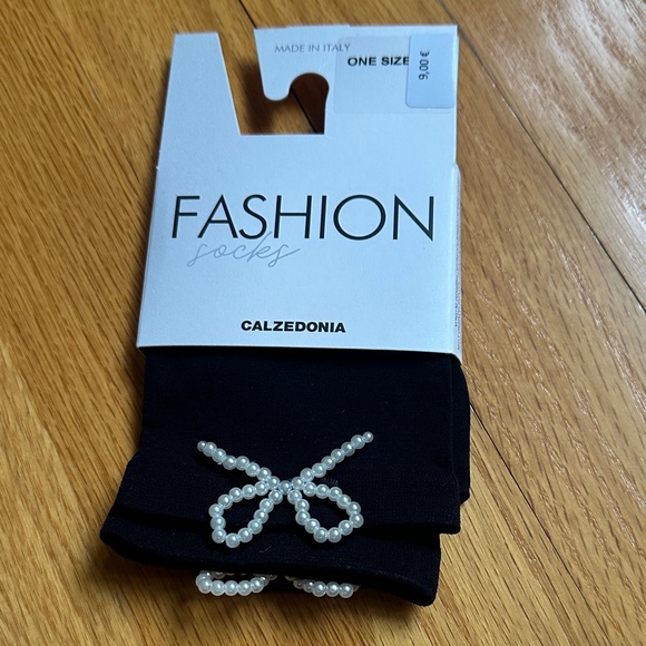 Calzedonia Burgundy and Black Bow Socks - Picture 4 of 6